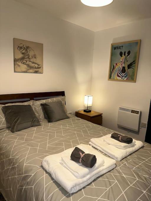 Entire Flat In Ealing Apartment London Exterior photo