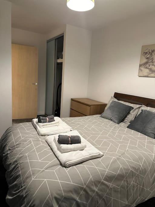 Entire Flat In Ealing Apartment London Exterior photo